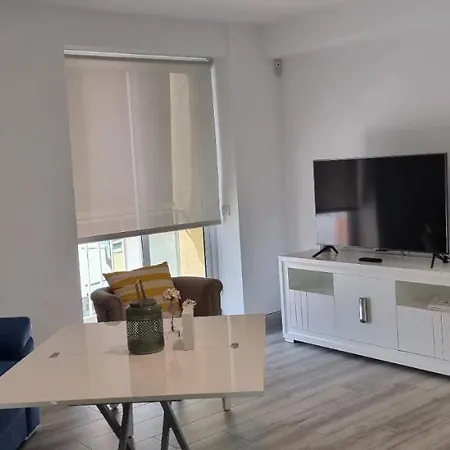 Almansa Shoping & Balcony 3 Bedrooms Center * Málaga